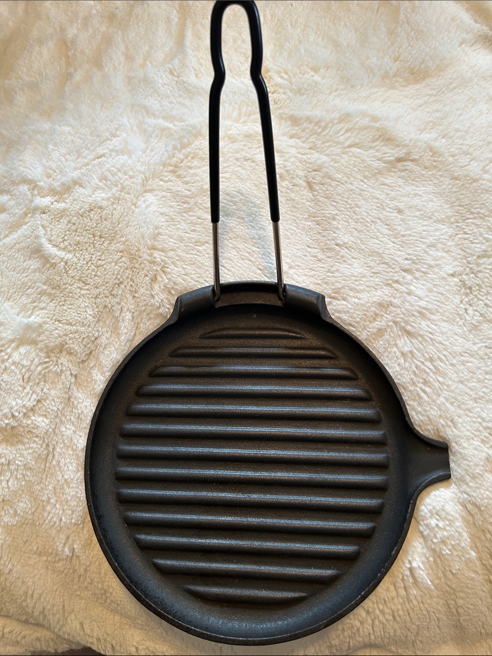 Le Creuset Black Cast Iron Round Grill Pan with Folding Handle